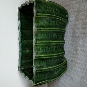 Vintage mcm green USA 3807 succulent planter
